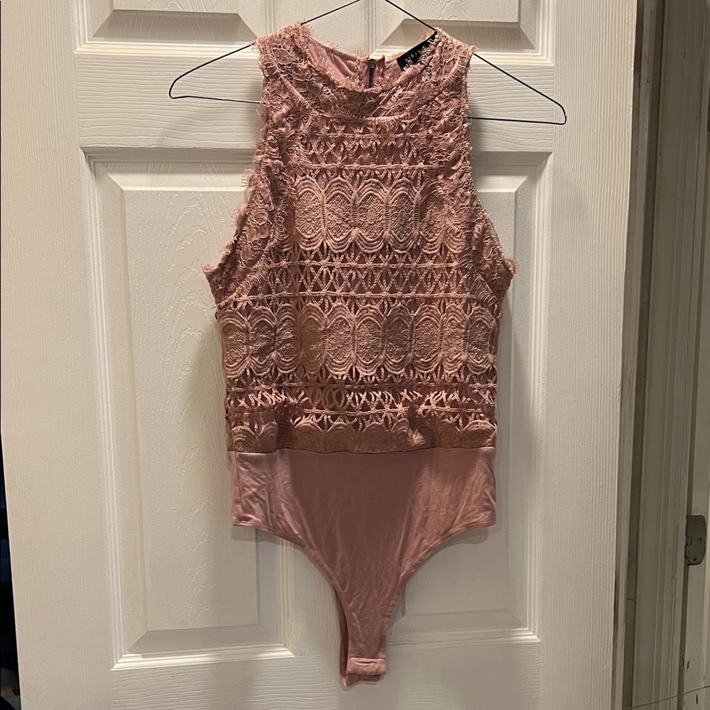 Elegant Lace Bodysuit in Pink